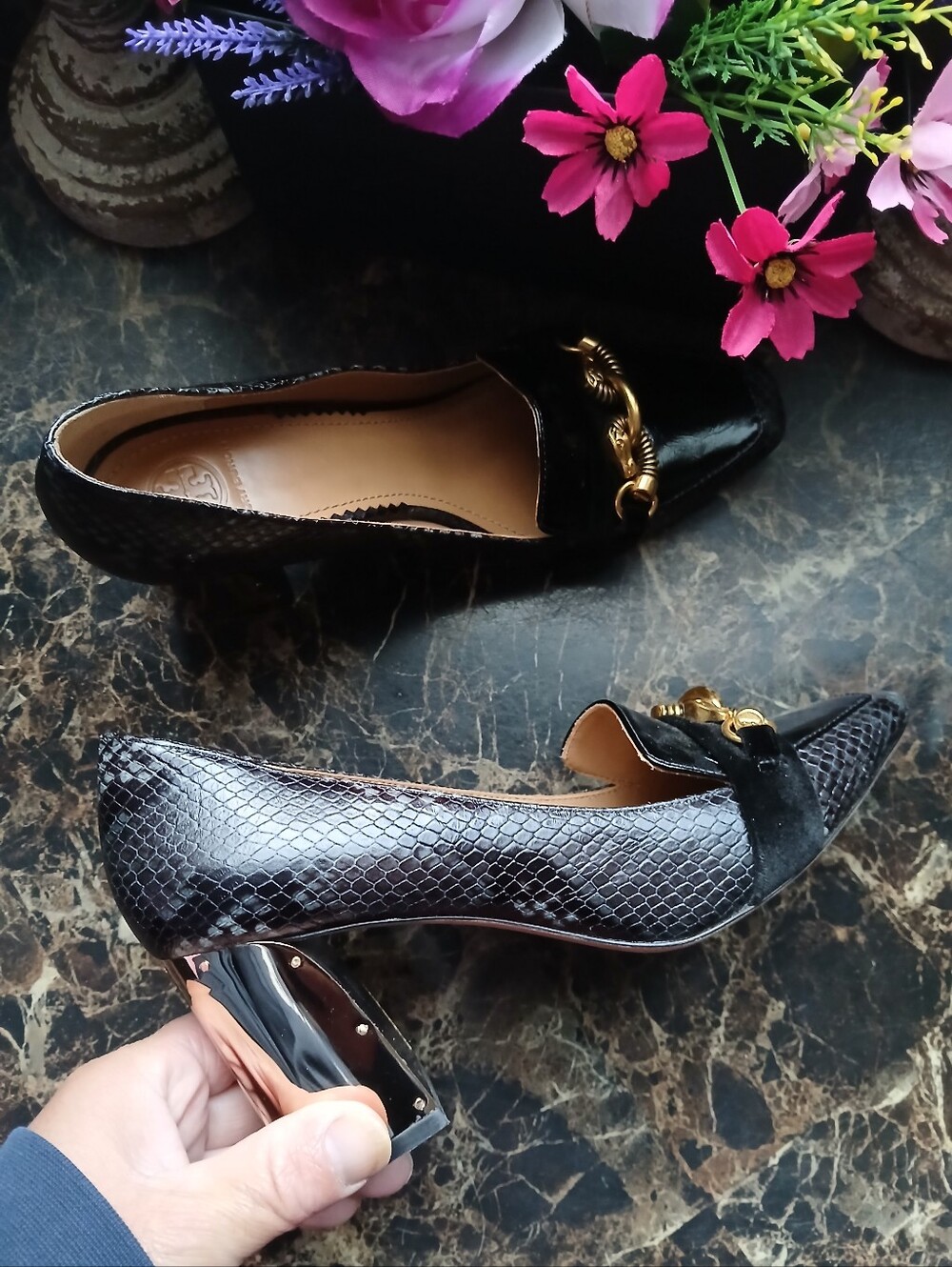 Tory Burch Jessa Horse Bit/Chain Link Block Heel Pumps Size 9.5 Women - Picture 3 of 16